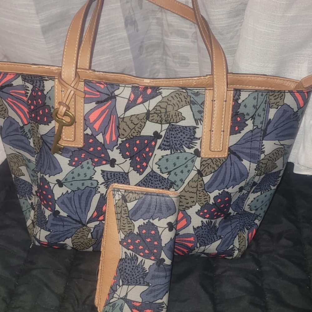 Fossil Blue and Tan Floral Tote Bag with Wallet